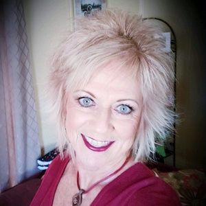 Meet your Posher, Debra